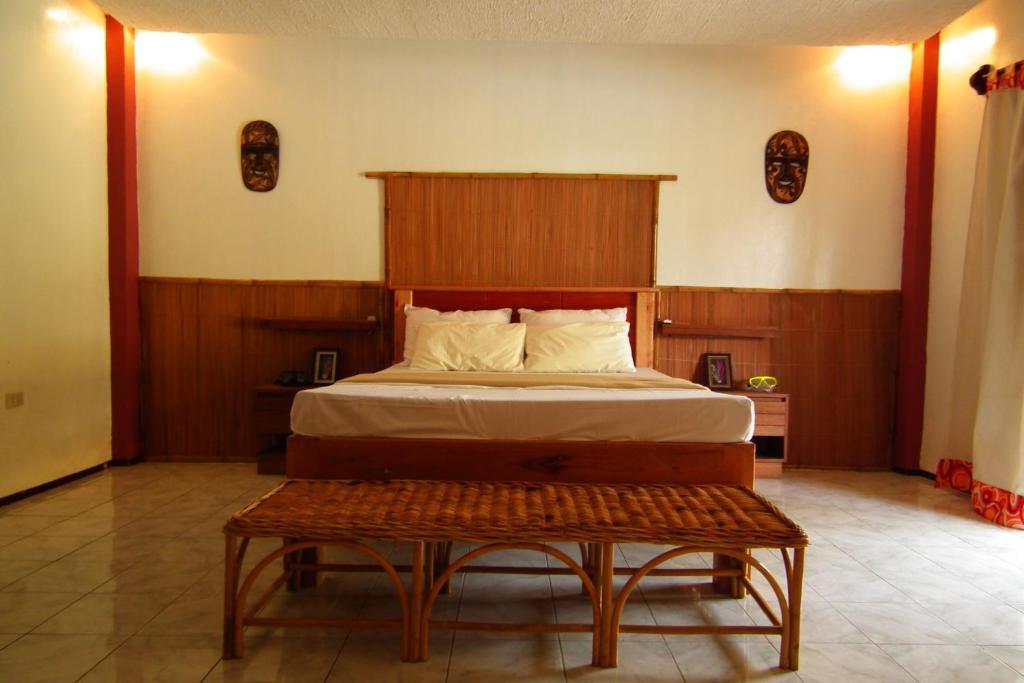 Cooper'S Beach Resort Lucbuan Zimmer foto